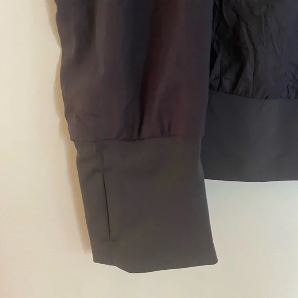 Nike Running Division Navy Packable Long Sleeve Top - Picture 9 of 11